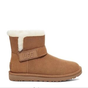 (W11) UGG Mini Bailey Graphic Logo Suede Strap Boots